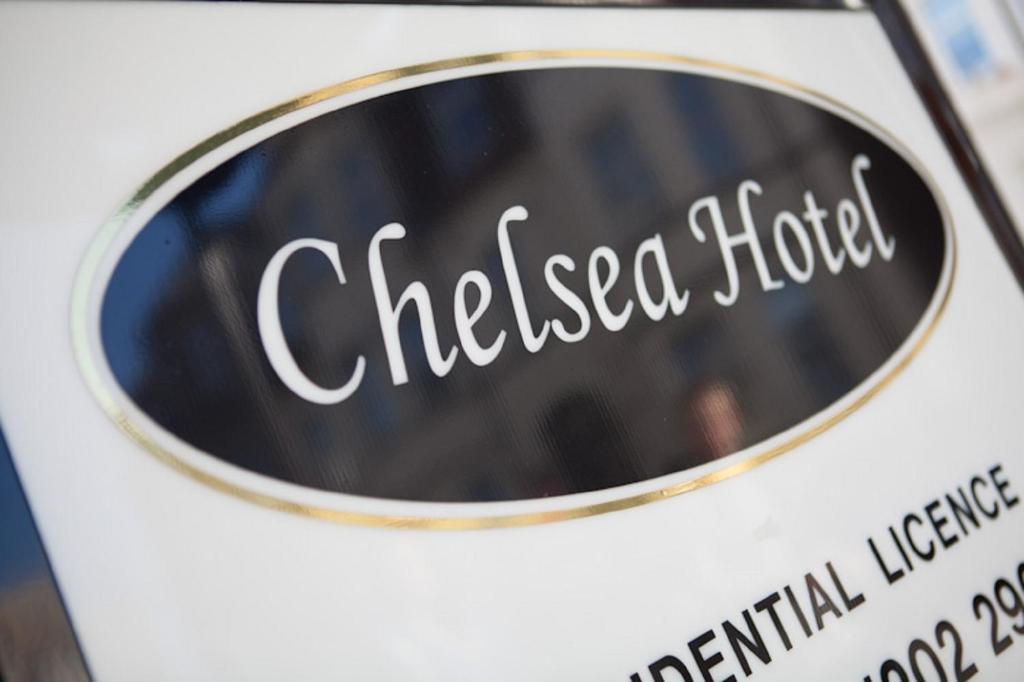 Chelsea Hotel Борнмът Екстериор снимка